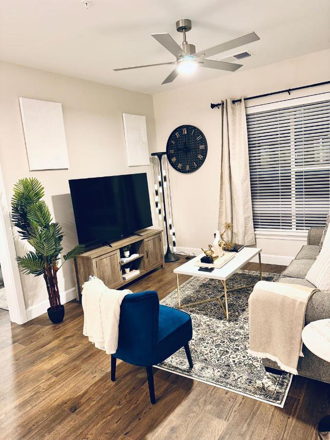 Spacious Castle W Gym Pool Free Parking I Walk To Dowtown N Broadway Nashville Extérieur photo
