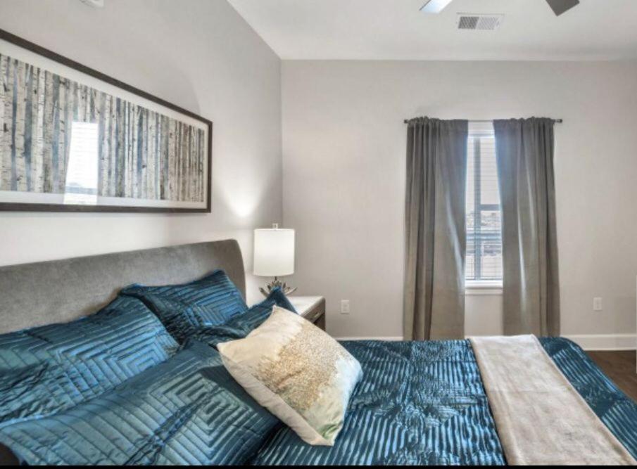 Spacious Castle W Gym Pool Free Parking I Walk To Dowtown N Broadway Nashville Extérieur photo