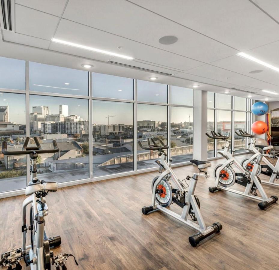 Spacious Castle W Gym Pool Free Parking I Walk To Dowtown N Broadway Nashville Extérieur photo